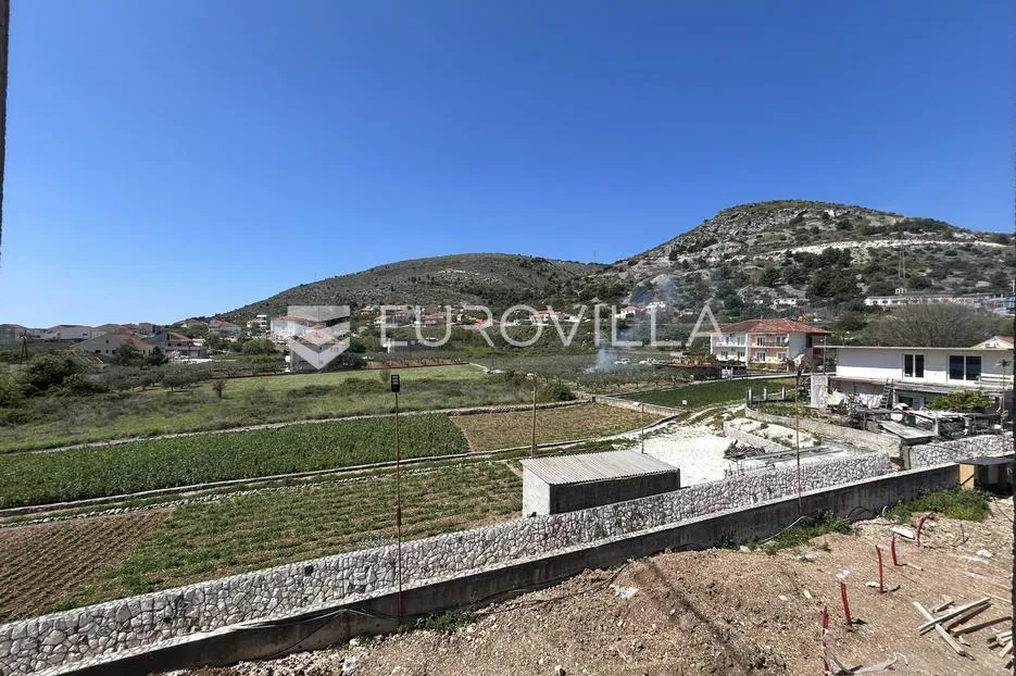 trogir, seget donji, dvosoban stan na drugom katu neto korisne površine 90 m², s4, c - slika 13