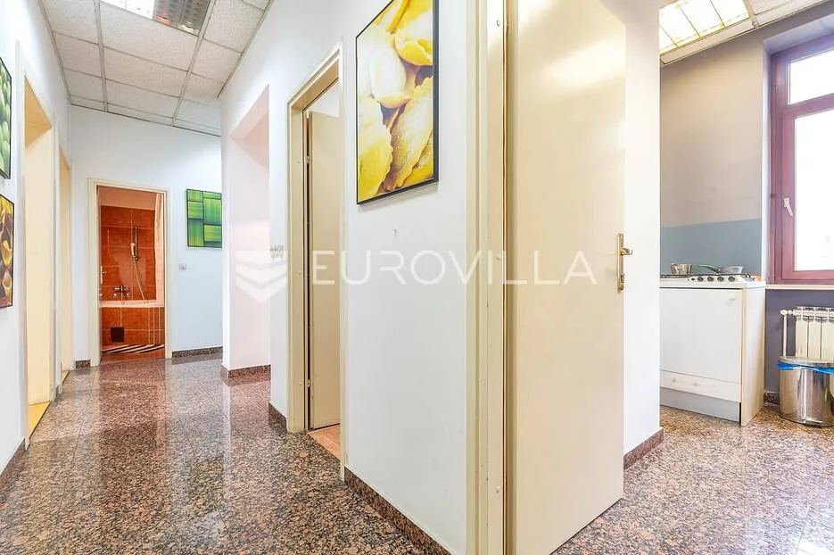 zagreb, maksimir, višesoban dvoetažan stan, ured 320 m² prvi kat i potkrovlje - slika 5