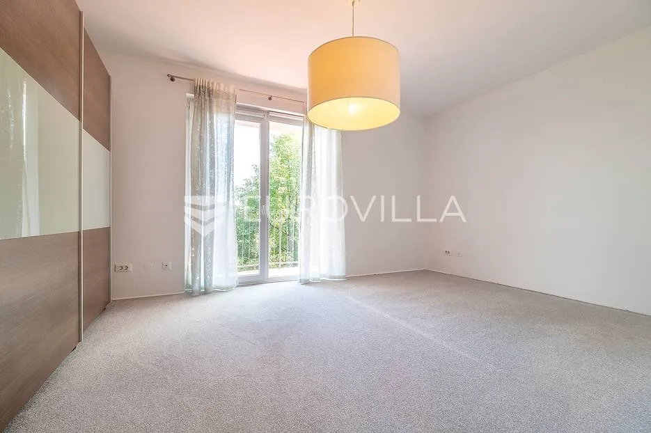 zagreb, maksimir, samostojeća vila s duplom garažom i 4 sobe 1500 m² dvoriše - slika 9