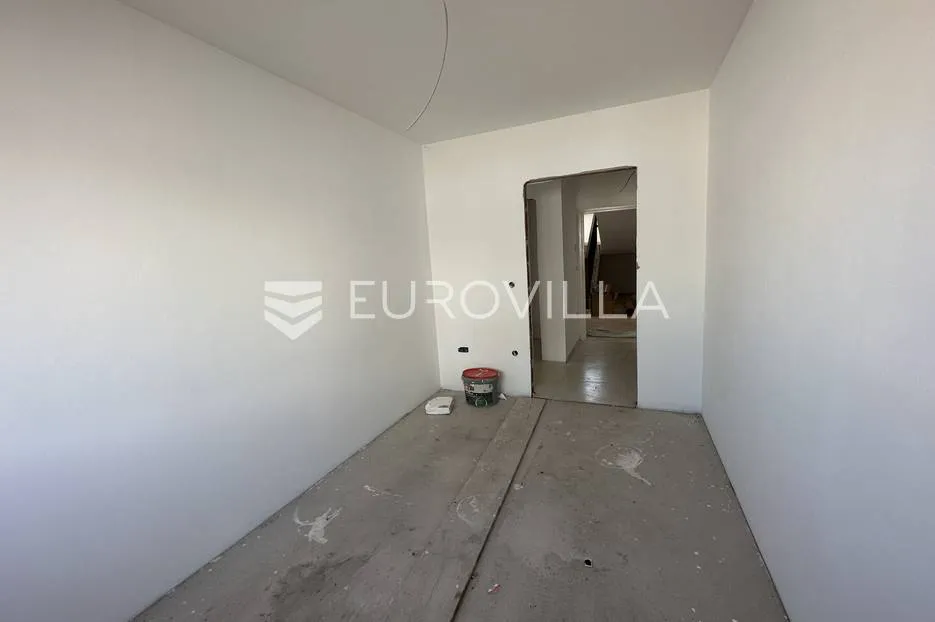 šišan, trosoban stan nkp 76,25 m2 i velikim vrtom - slika 13