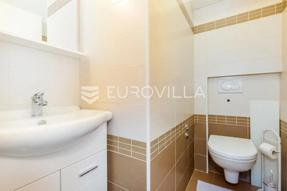 crikvenica, eksluzivni četverosbni penthouse nkp 145 m2 s parkingom - slika 15