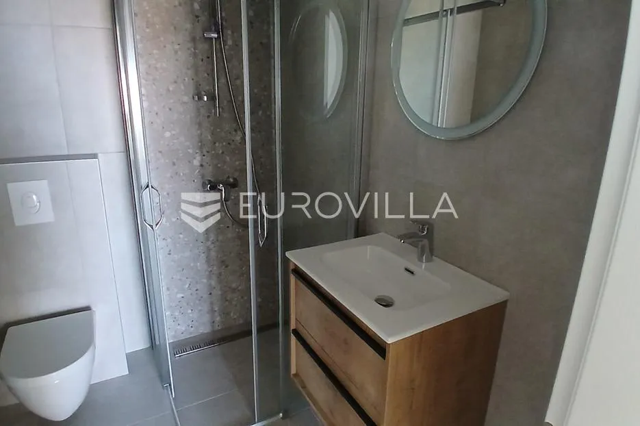 makarska, moderan dvosoban apartman s velikom terasom - slika 5