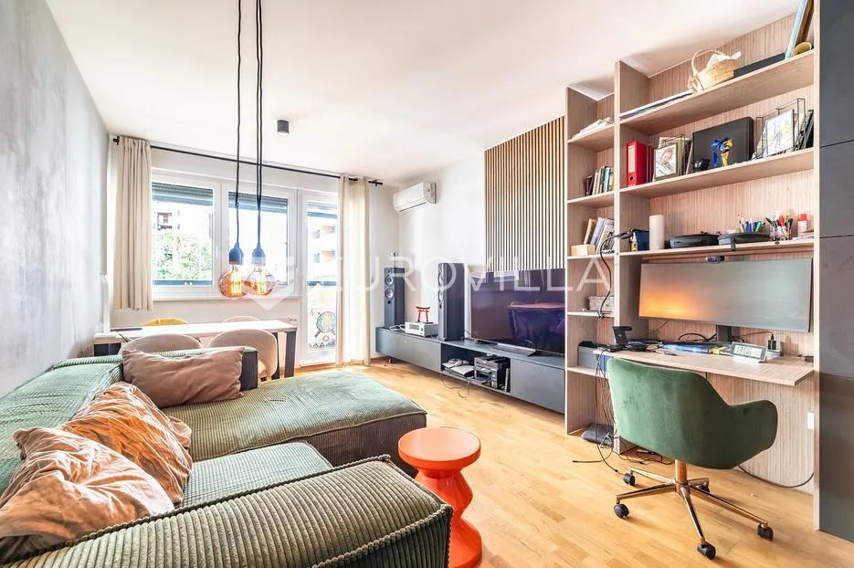 Zagreb, Ferenščica, komforan dvosoban stan s garažnim parkirnim mjestom, 71 m²