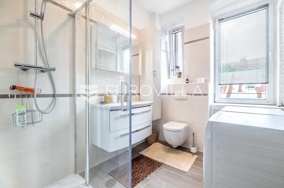 zagreb, centar, dvosoban stan 59 m² s pogledom na katedralu - slika 6