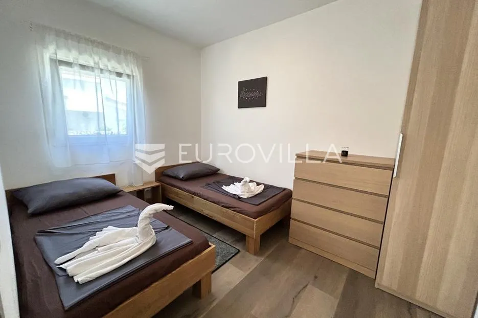 vir, atraktivna apartmanska kuća s 4 stambene jedinice udaljene 150 m od plaže - slika 29