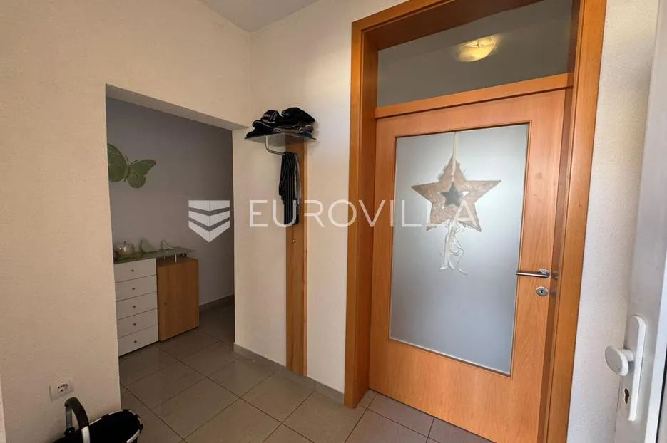 đakovo, vrhunska prizemnica, elegancija i prostranost na 267 m² - slika 4