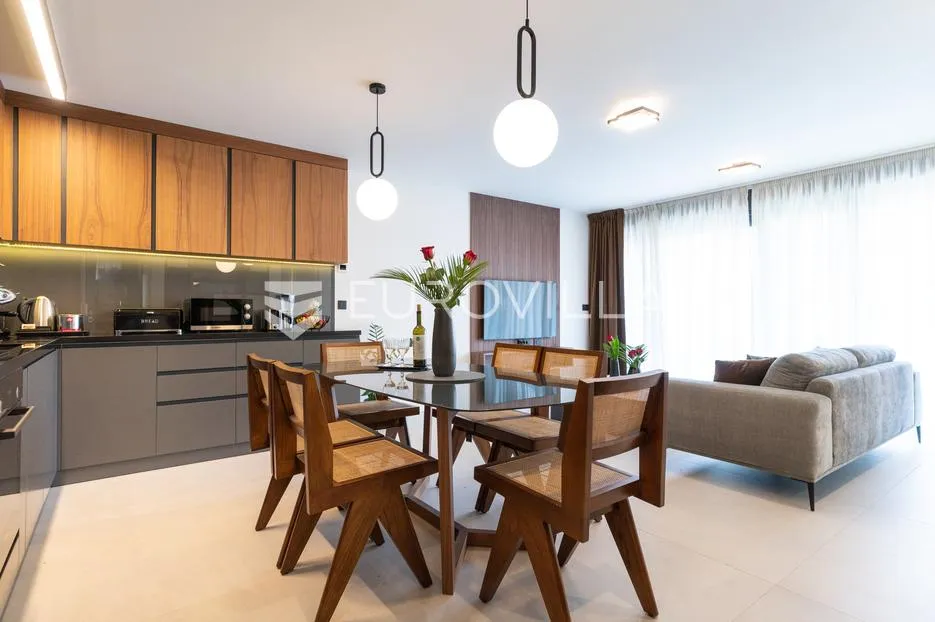 istra, rovinj, dugoročni najam dvosobnog luksuznog stana 76 m² na top lokaciji - slika 18