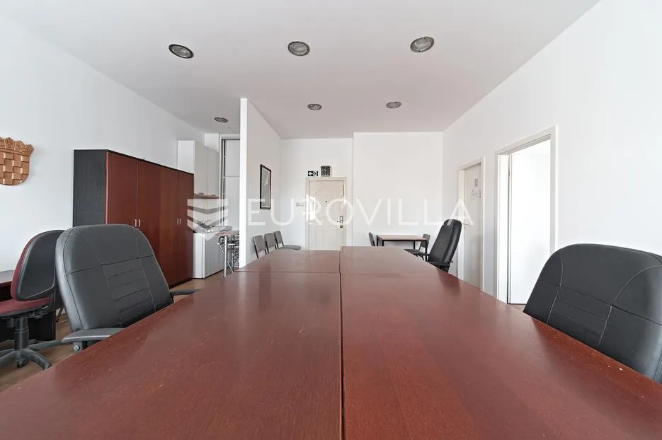 osijek, centar, iznajmljuje se poslovni prostor površine 70 m² - slika 9
