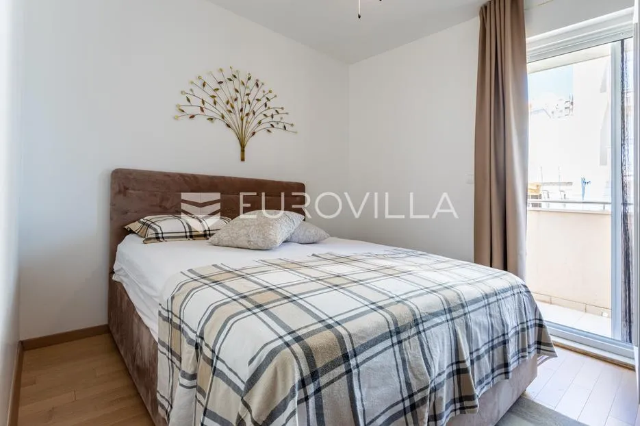 žnjan, moderan penthouse s prekrasnim pogledom na more - slika 14