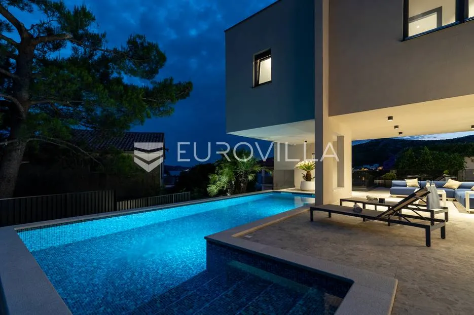 trogir okolica, moderna vila s bazenom blizu mora - slika 21
