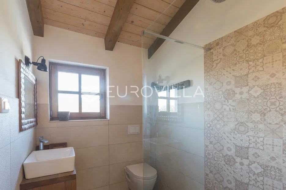 istra, peresiji, jedinstvena samostojeća kuća 200m2 s bazenom - slika 25