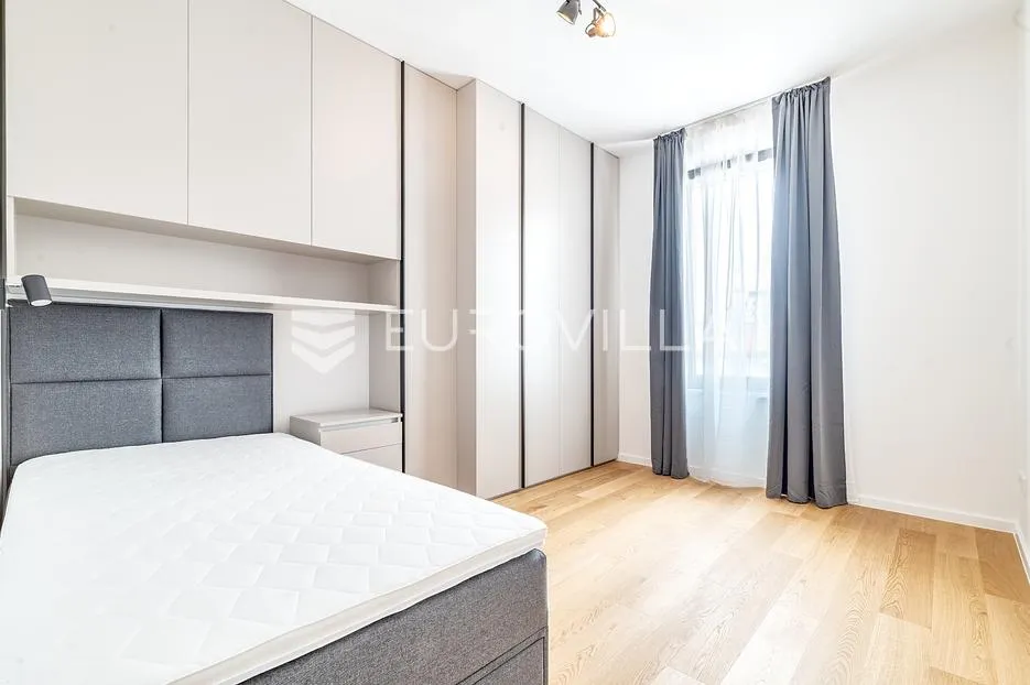zagreb, maksimir komforan četverosoban stan 96 m² 2gpm - slika 7