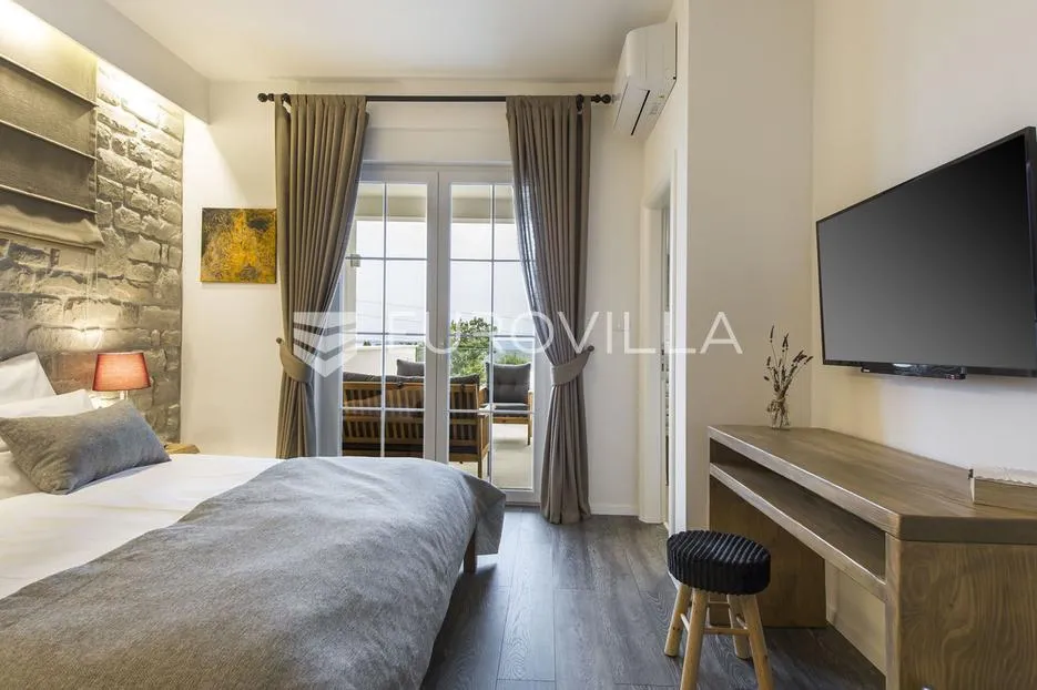 istra, labin, prekrasna vila s pogledom na more prepuna sadržaja - slika 17
