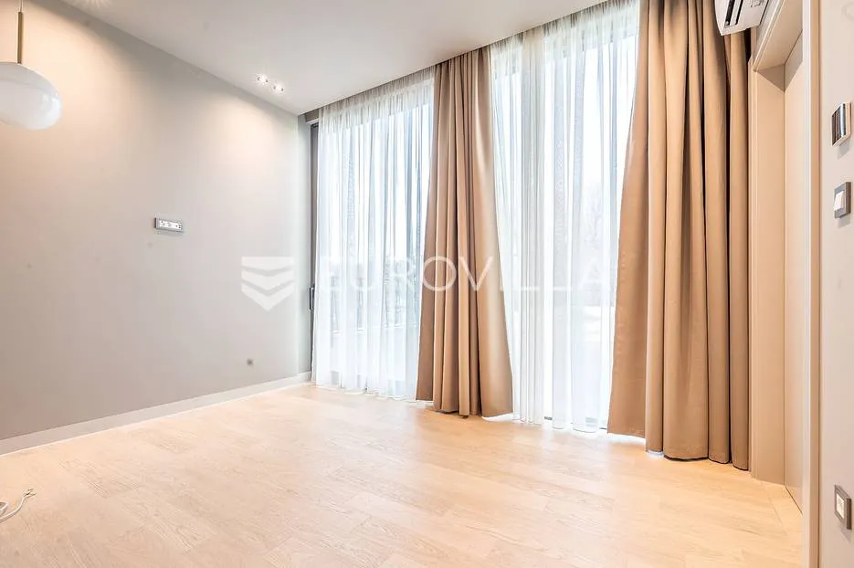 zagreb, jelenovac luksuzan četverosoban penthouse novogradnja - slika 12
