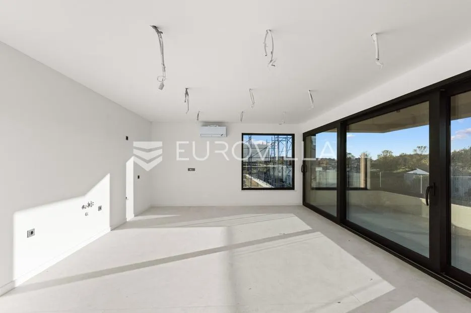 istra, poreč, novogradnja, prostrani penthouse sa krovnom terasom, odlična lokacija - slika 24