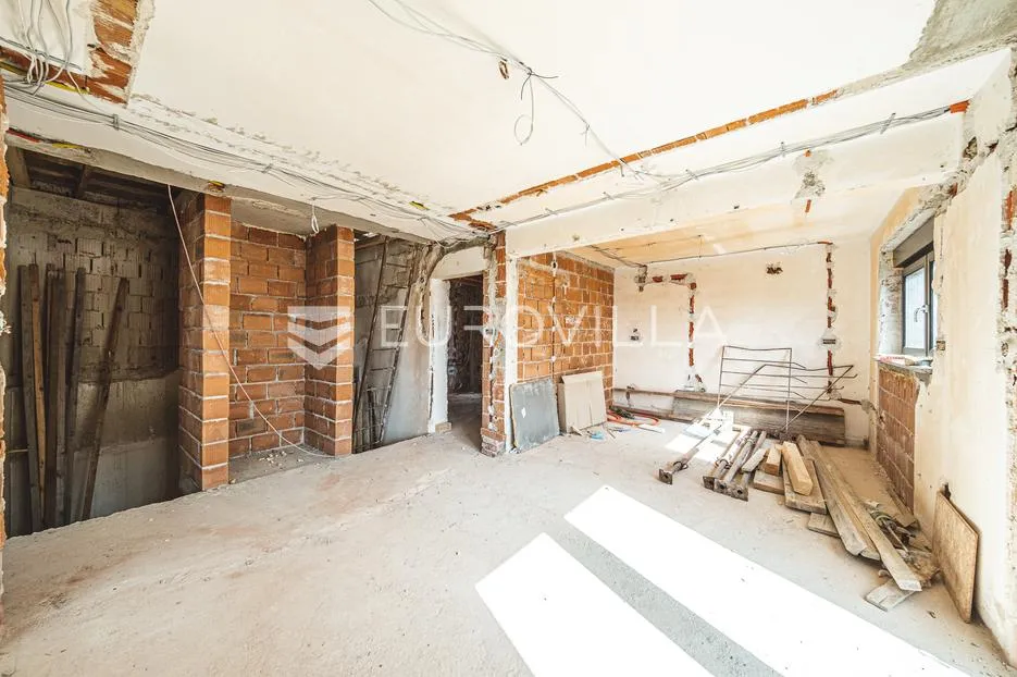 zagreb, gornji bukovac, rohbau zgrada s dva stana 400 m2 s 434 m2 okućnice, građevinska dozvola - slika 9