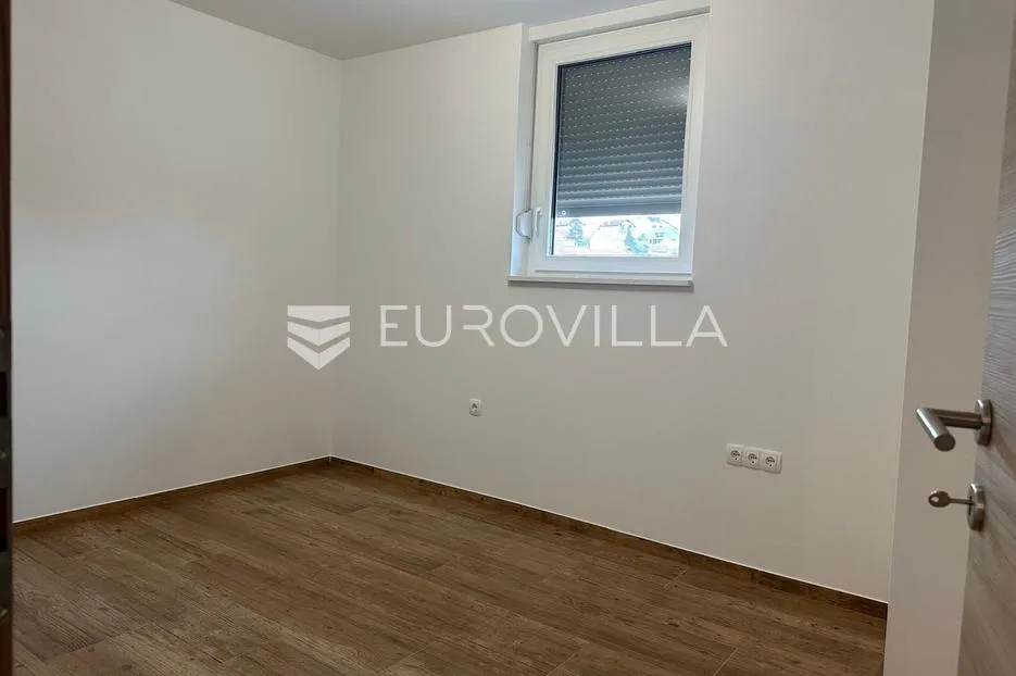 požega, sv.roka, četverosoban stan 83 m² - slika 4