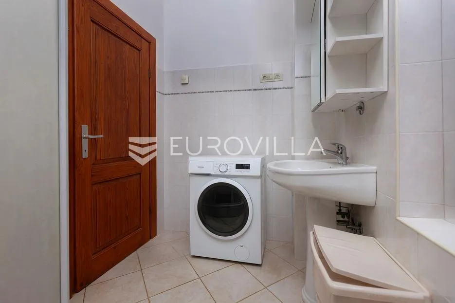 opatija, centar, trosoban stan 90 m², panormaski pogled na more - slika 10