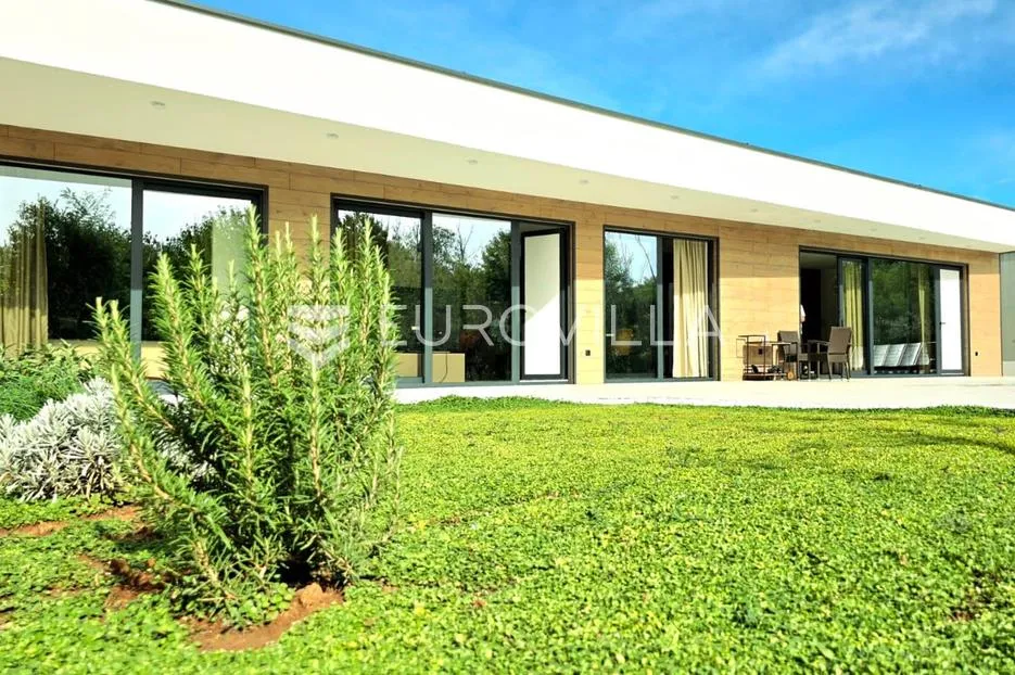 istra, labin, moderna samostojeća villa s dva stana i bazenom, 176.15 m² - slika 2