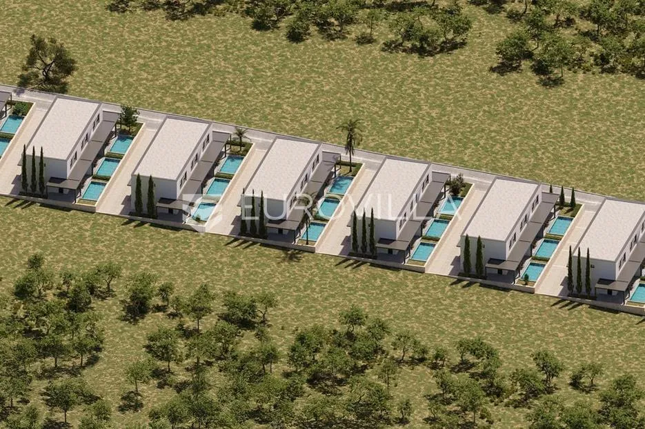 mandre, trosobni dvoetažni stan s privatnim bazenom i dvorištem u najljepšoj ulici 136,6 m² - slika 2