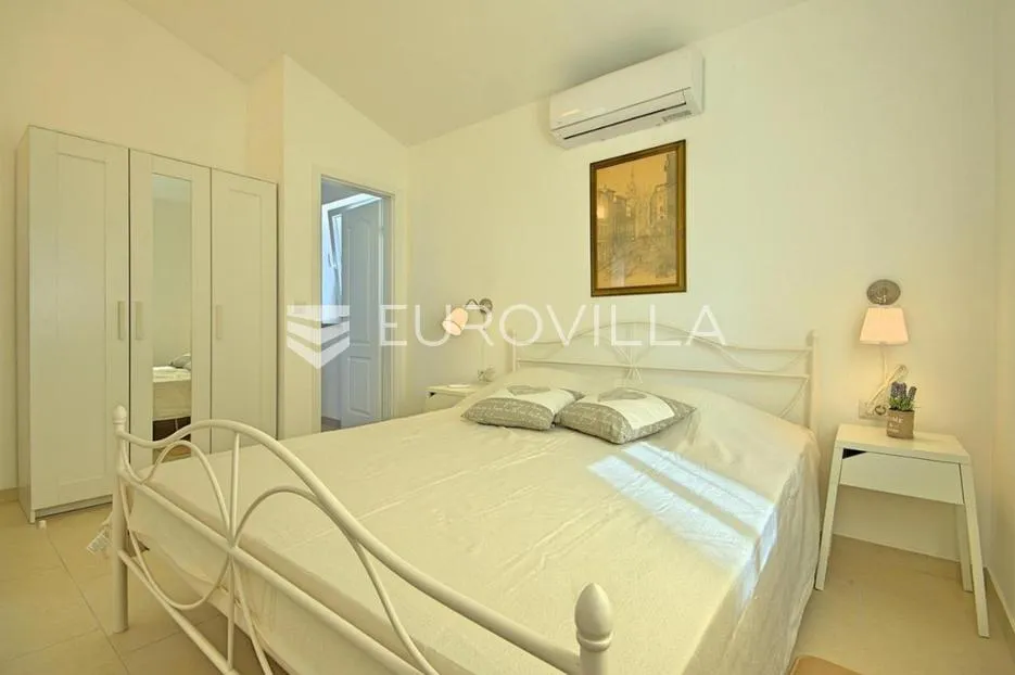 istra, vošteni, predivna katnica 180 m² s bazenom i uređenom okućnicom - slika 15