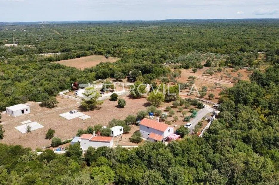 istra, peroj, samostojeća kuća s pomoćnim objektom u srcu prirode - slika 19