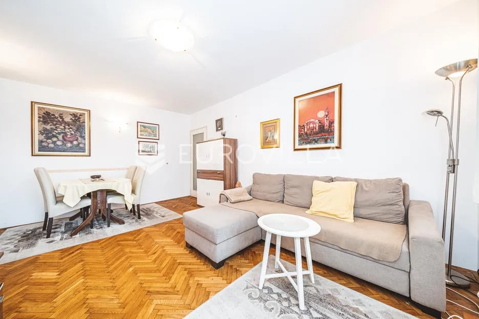 zagreb, volovčica trosoban stan 58 m2, parking - slika 8