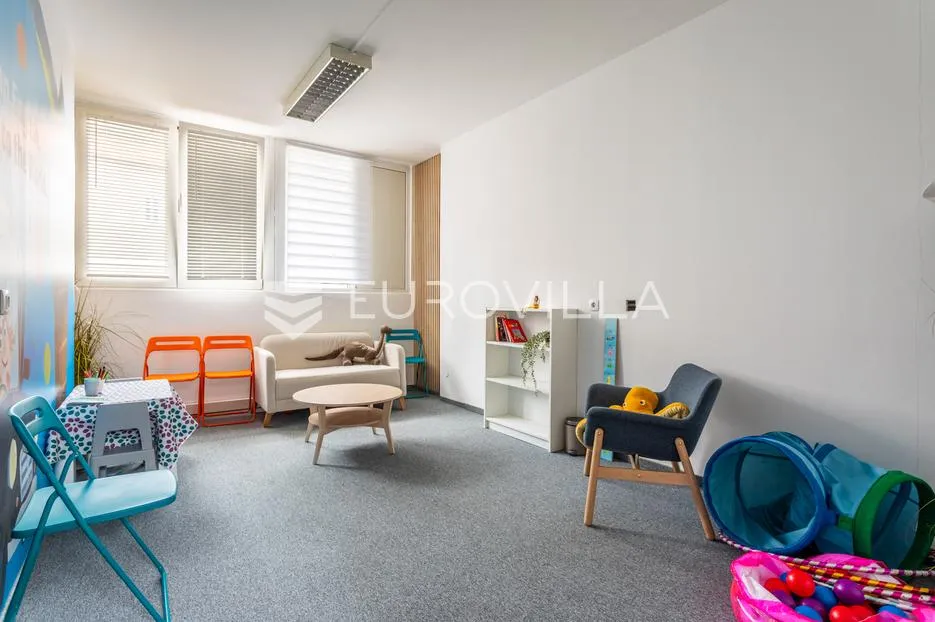 split, zvonimirova ulica, prostran ured 162 m² - slika 4