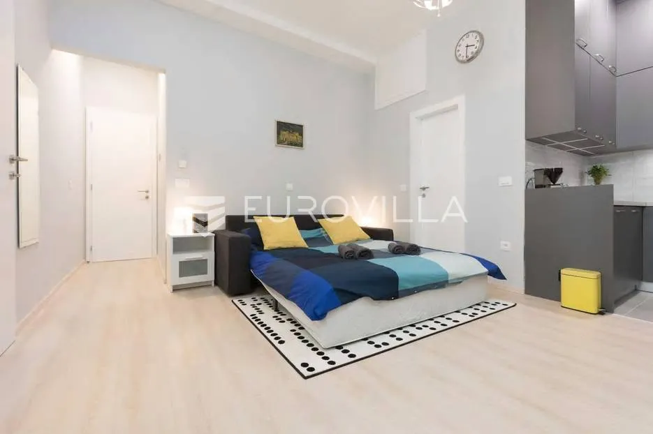 Zagreb, CENTAR, studio apartman 28 m² s dvorište, na korištenje