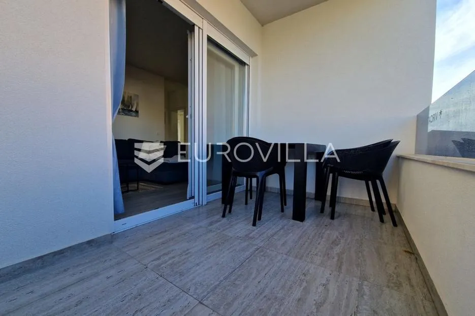 vir, prizemni apartman s 2 spavaće sobe, 40 m od mora, top lokacija - slika 14