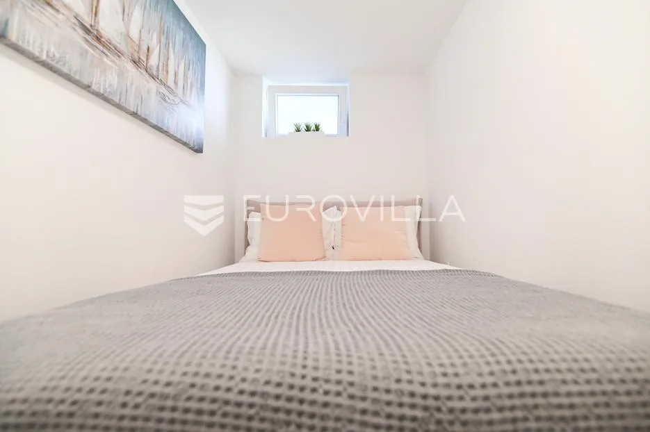 karlobag, cesarca prekrasna vila s bazenom uz more 240 m² - slika 5