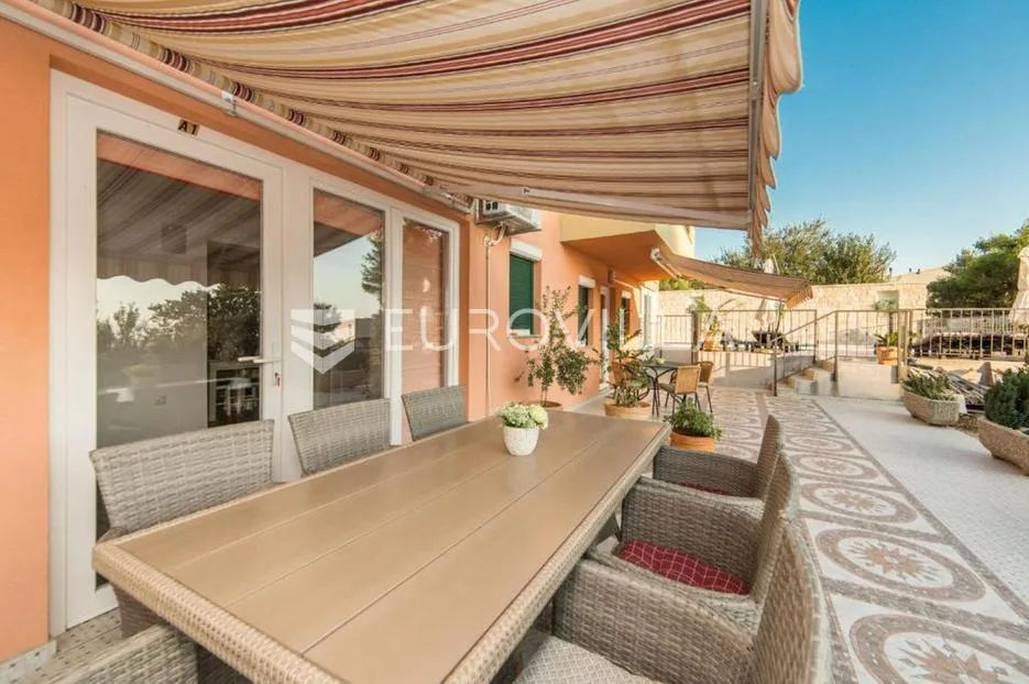 Makarska, Veliko Brdo, prekrasna apartmanska kuća s bazenom - Veliko Brdo, Makarska