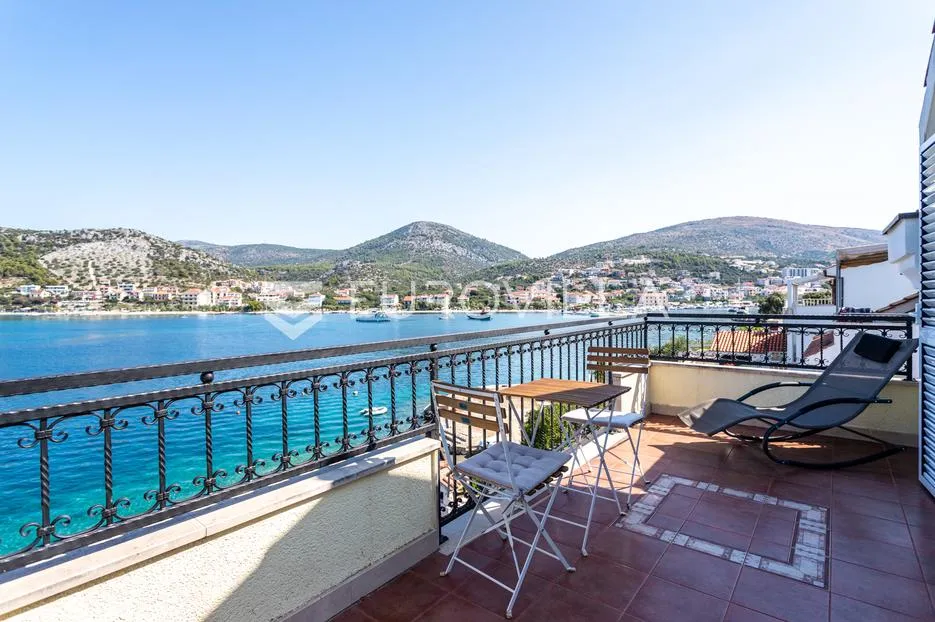 trogir, seget vranjica prekrasna kuća prvi red do mora - slika 3