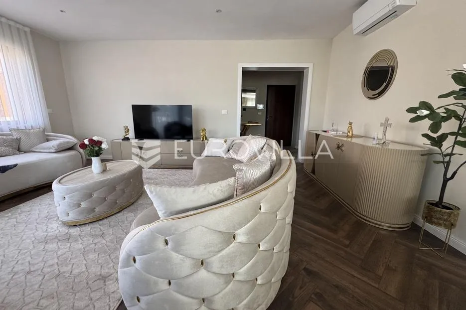 istra, rovinj, luksuzni stan 130m2 s 4 spavaće sobe na 2. katu novogradnje - najam do 1.6. - slika 3