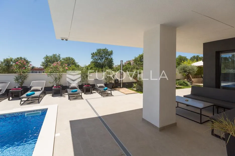istra, medulin, moderna elegantna vila 200 m² blizu mora i plaža - slika 38