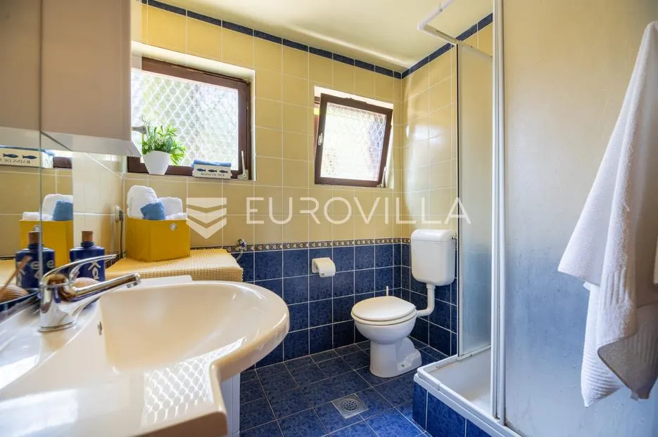 otok krk, gostinjac, šarmantna kuća nkp 180 m2 - slika 15