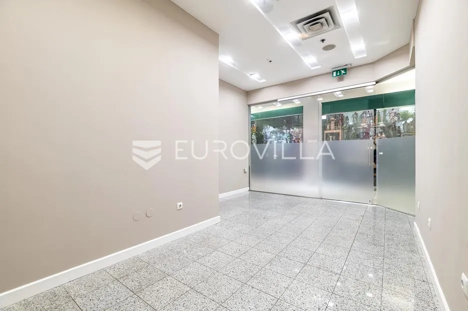 zagreb, donji grad, importanne galleria centar, poslovni prostor površine 23,90 m². - slika 2