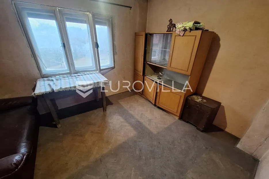 duga resa, donji zvečaj, kuća 140 m², 500 m do mrežnice, velika okućnica - slika 2