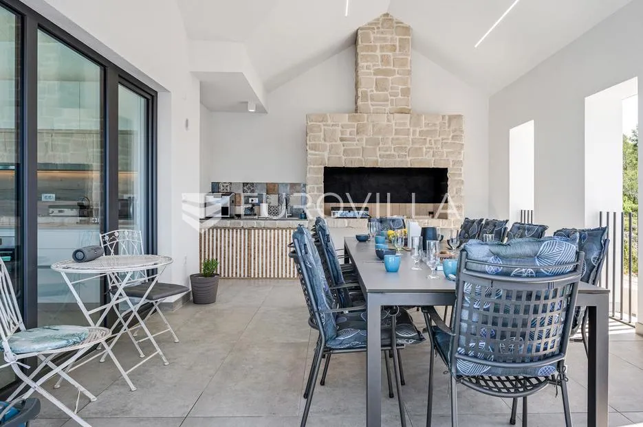 šibenik, žaborić, moderna villa s bazenom - slika 18
