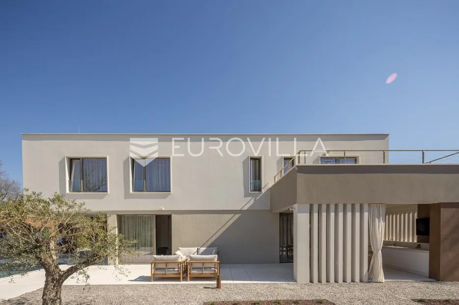 istra, labin, vrhunska moderna villa "e", grijani bazen 48 m², 2642 m² uređene okućnice - slika 66