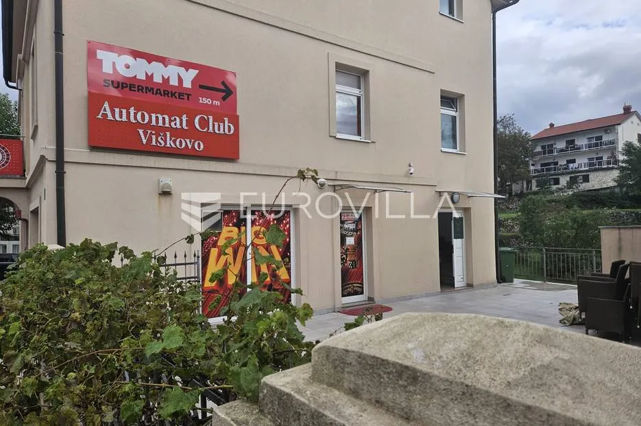 Rijeka, Viškovo, troetažni poslovni prostor na izvrsnoj lokaciji od 300 m2