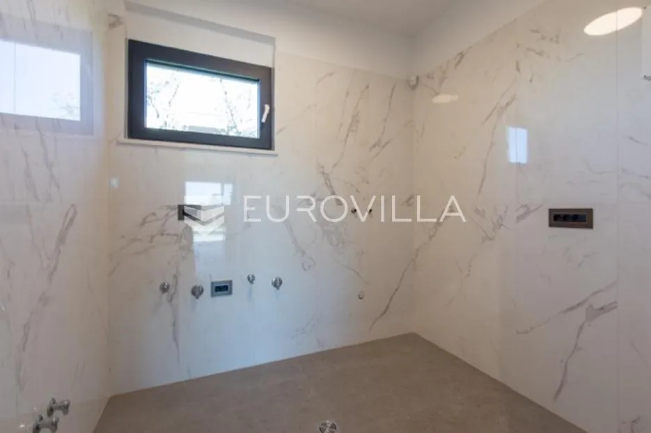 fažana, moderna vila 275 m² na velikoj besprijekornoj okućnici s grijanim bazenom - slika 13