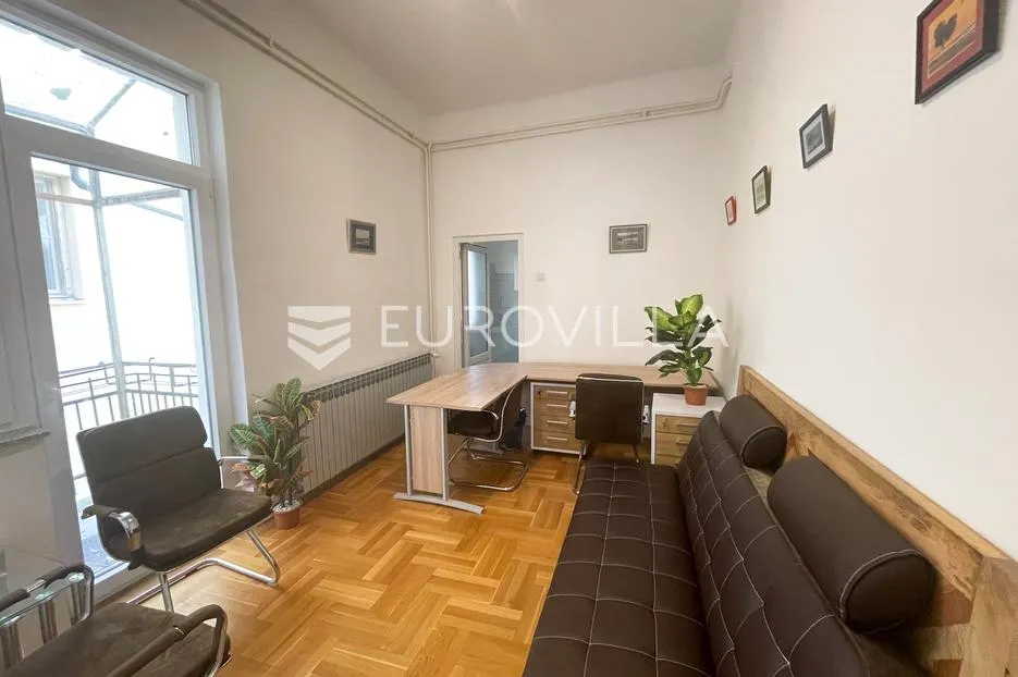 osijek, centar, poslovni prostor za najam u centru grada, s uključenim režijama, površine 61,94 m² - slika 2