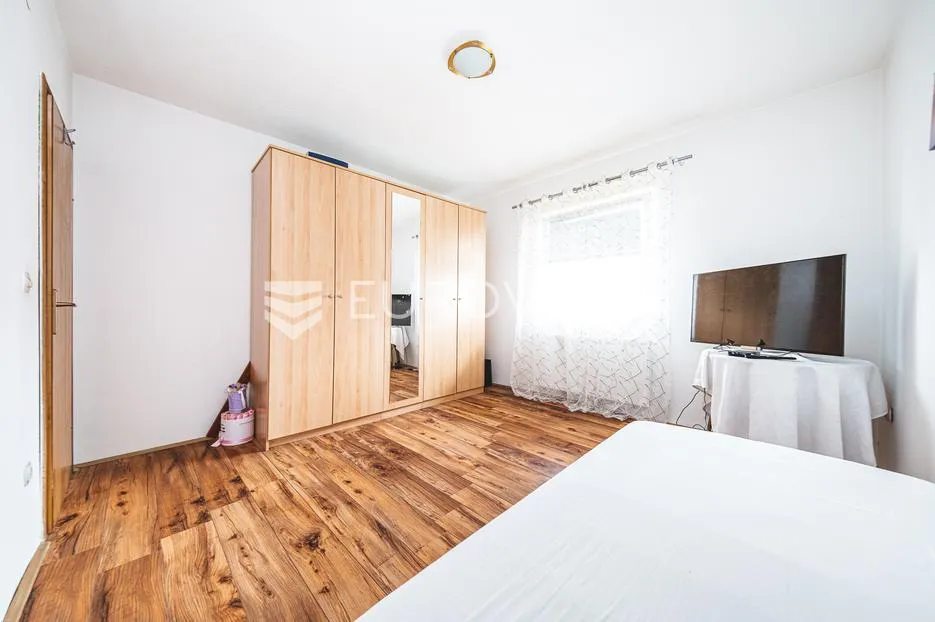 samobor okolica, donji desinec, moderna kuća 280 m2 na atraktivnoj lokaciji - slika 16