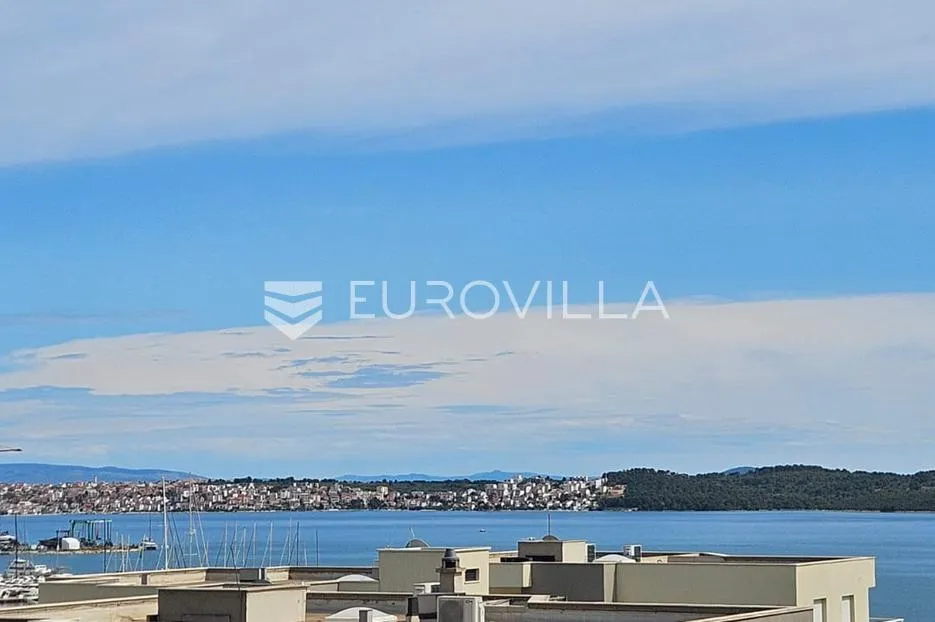 trogir, seget donji stan 87,6 m² s pogledom na more, novogradnja s garažom i liftom - slika 2