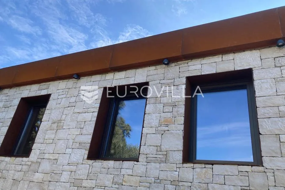 istra, okolica bala, kamena dizajnerska kuća 176 m² s bazenom - slika 32