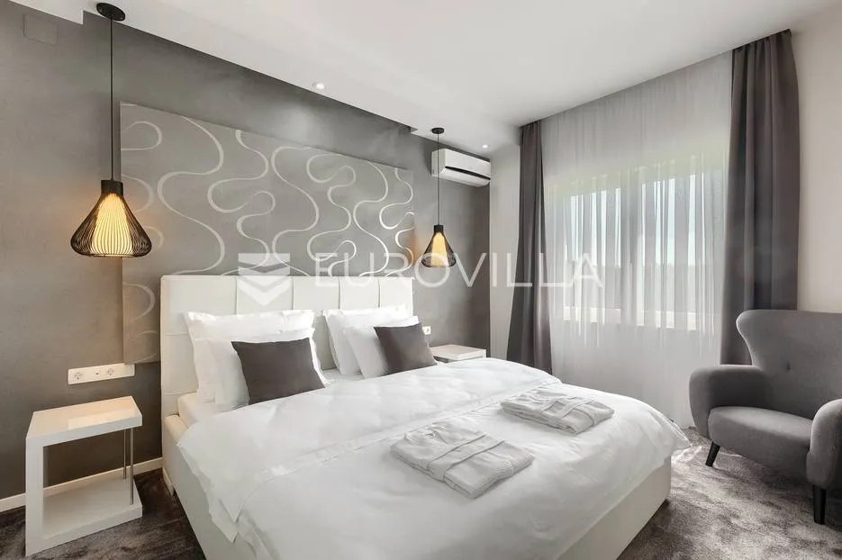 rovinj, rovinjsko selo, prekrasna villa s wellnessom i bazenom, 224 m² - slika 59