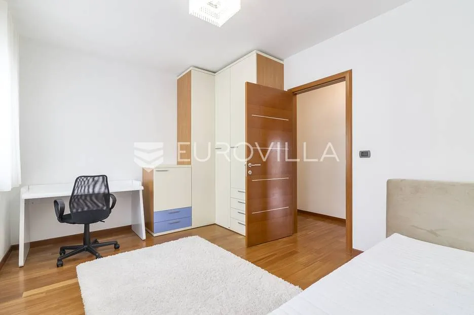 šestine, prekrasan četverosoban penthouse 140 m² - slika 17