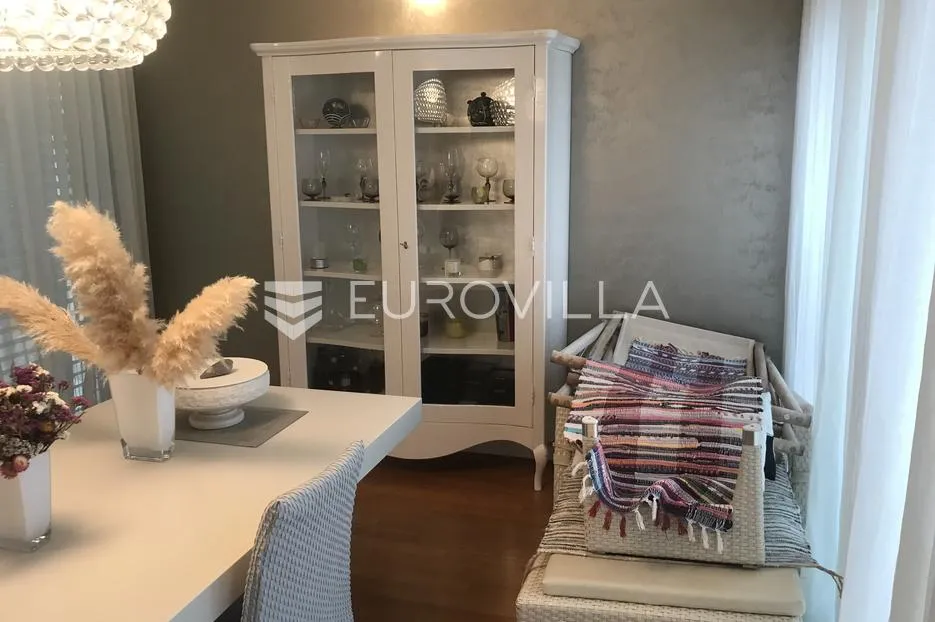 istra, rovinj, luksuzni penthouse nkp 186m2 na super lokaciji s dva garažna mjesta - slika 6