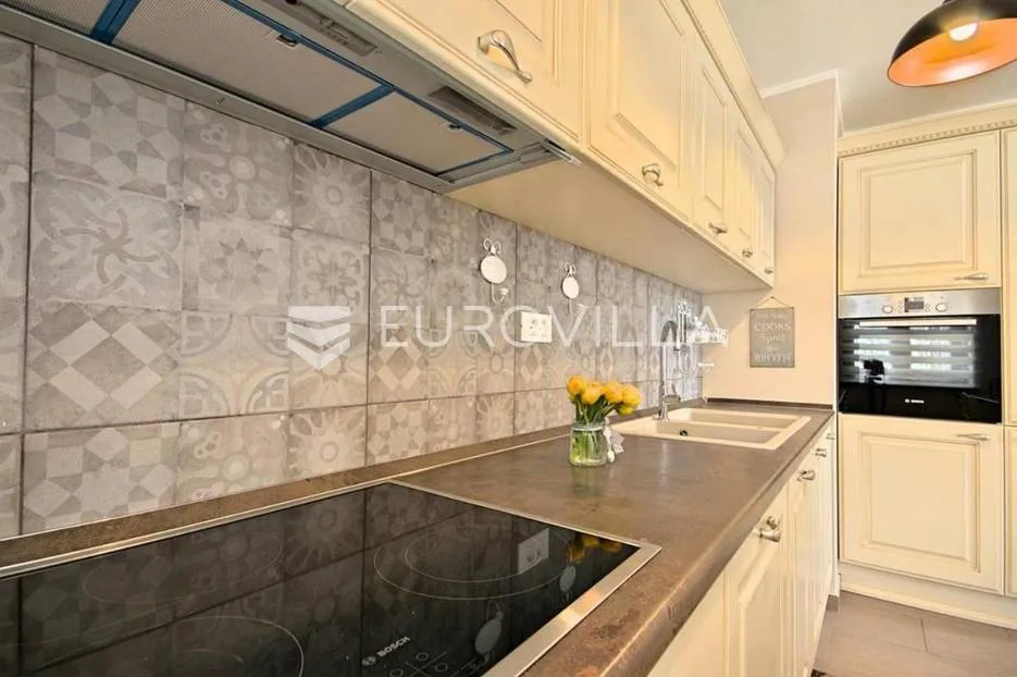 poreč, fuškulin, prekrasna vila okružena zelenilom - slika 27